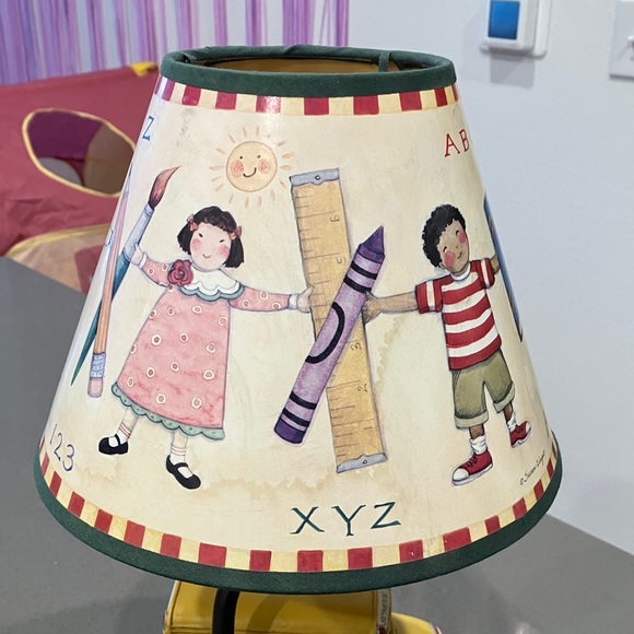 Kids School Bus Table Lamp with Yellow and Multicolor Design. - Picture 7 of 16